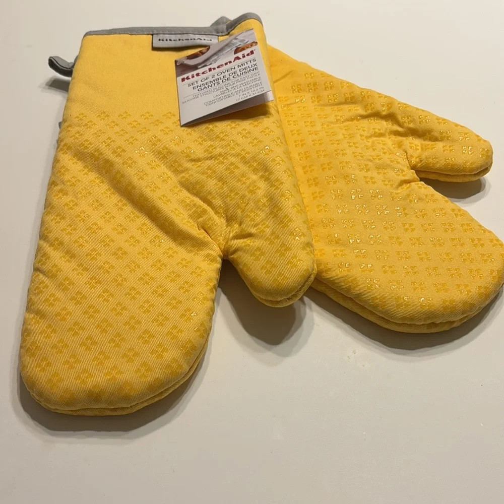 KitchenAid Yellow Oven Mitt Set